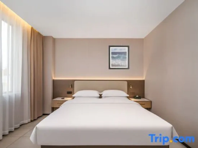 Standard Double room with city view