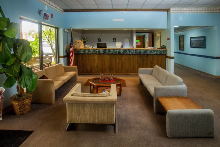 Lafayette Inn