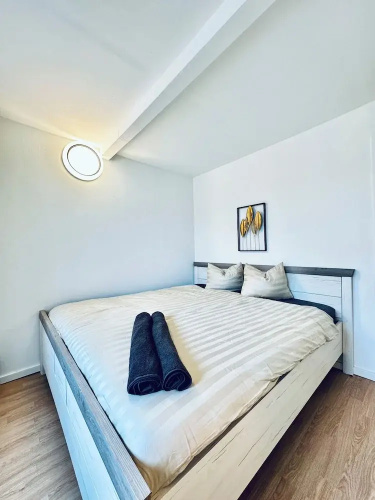 2BR Apt With Balcony Blumengärten