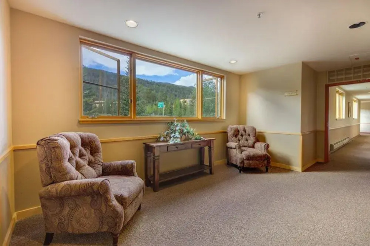 Lakeshore #1533 - 1 Br Condo
