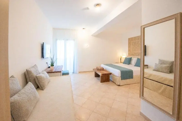 Standard Quadruple room with balcony
