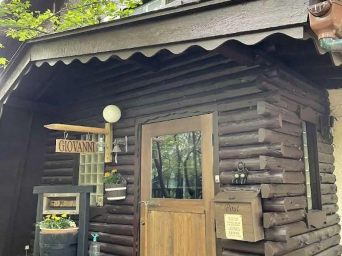 Pension Giovanni Hut