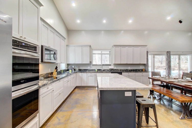 4 Bedrooms Cottage