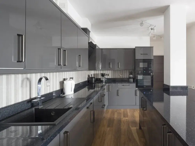 Manhattan Heights 3