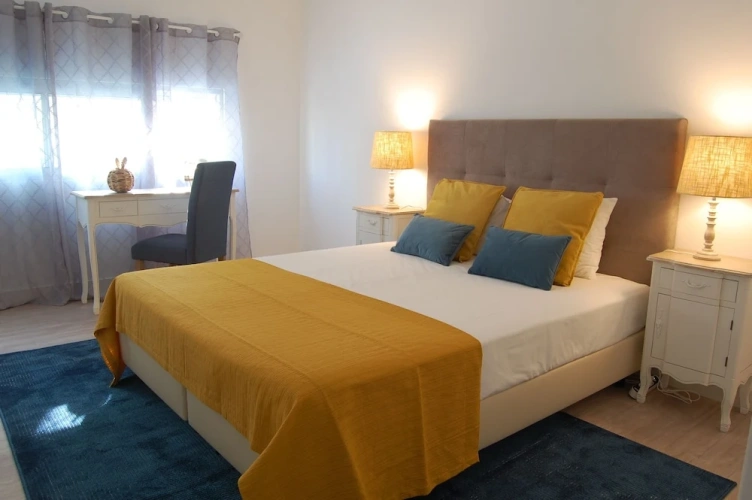1 Bedroom Apartment with balcony and with city view