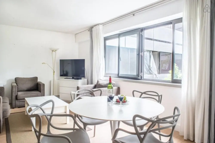 Renovated Flat 2 Minutes From the Champs-élysées