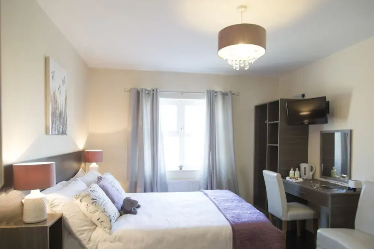 Caravogue House Bed & Breakfast