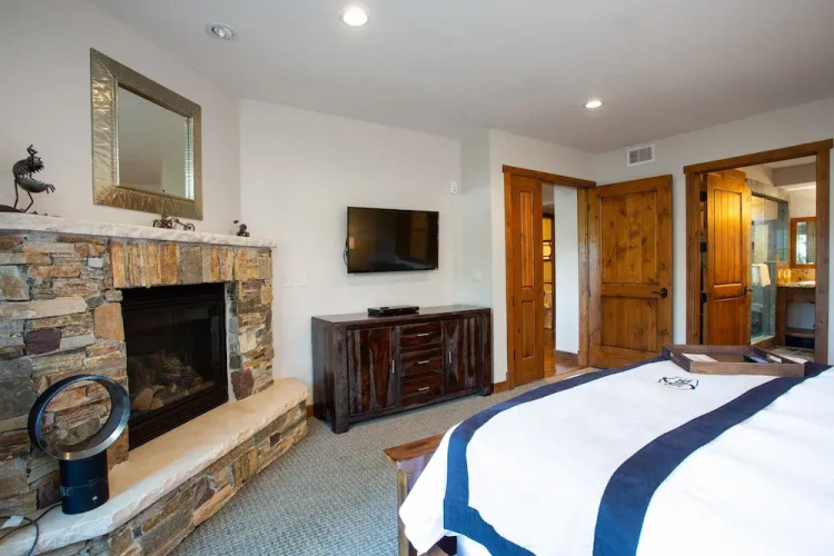 Silver Baron Lodge 1 Condo Bedroom with Spa by Deer Valley Resort