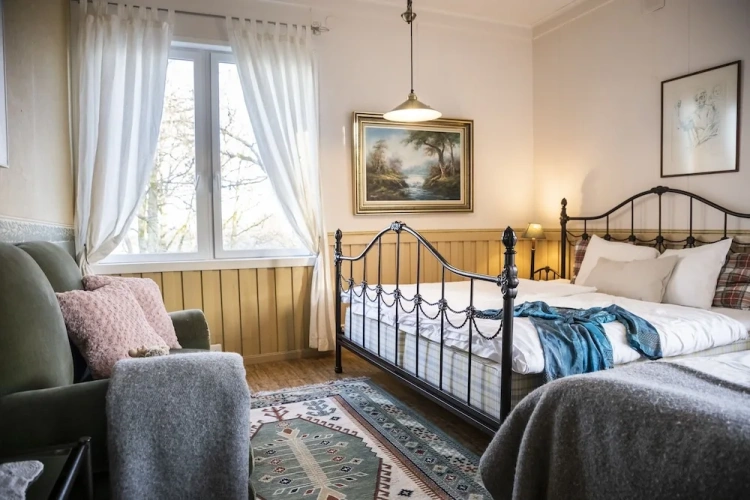 4 Bedrooms Villa with lake view