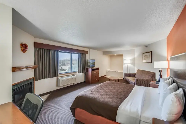 AmericInn Coon Rapids