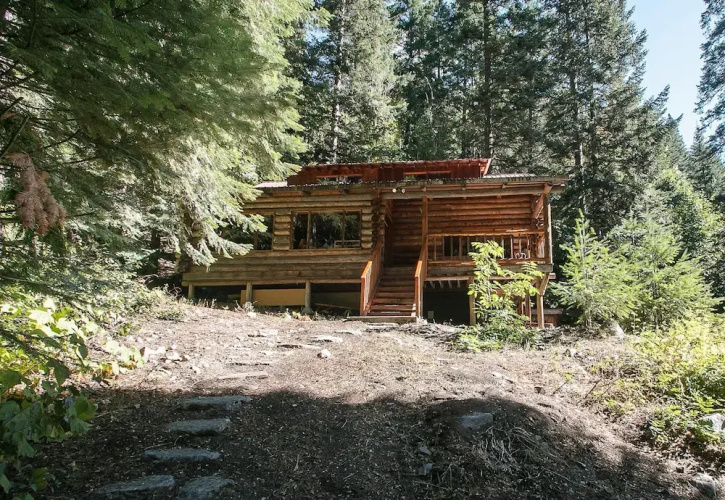 Whispering Winds Apartment 3 NW Comfy Cabins