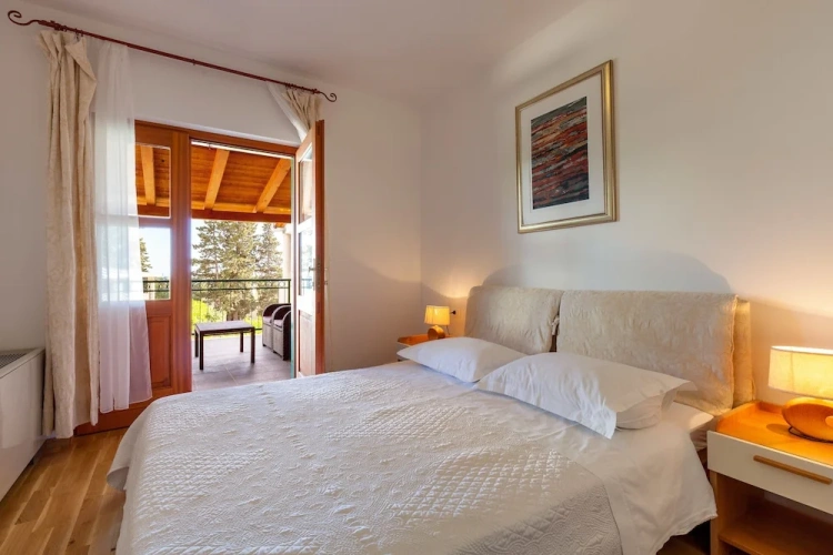 4 Bedrooms Villa with balcony and with sea view