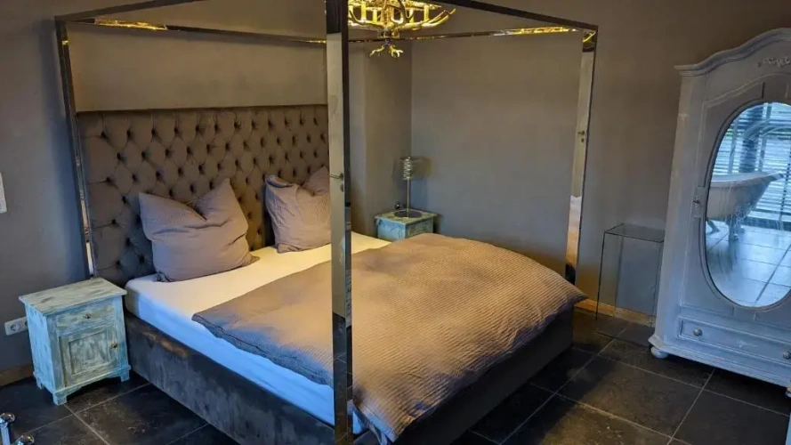 3 Bedrooms Apartment