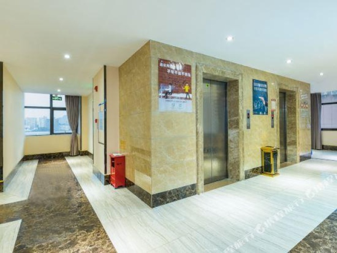 Deluxe Triple Suite