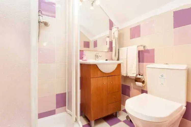 LC's Guesthouse