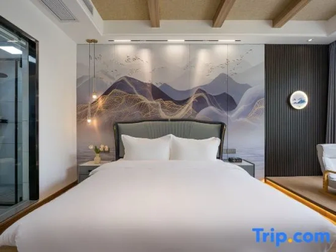 Deluxe Double room with lake view