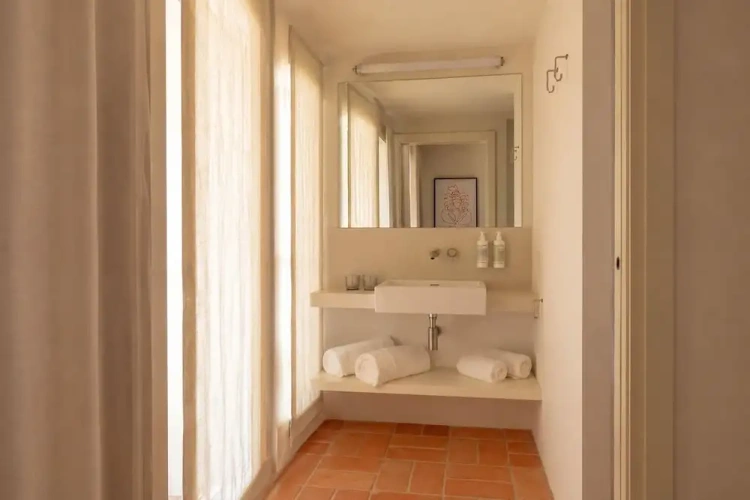 Privilege room