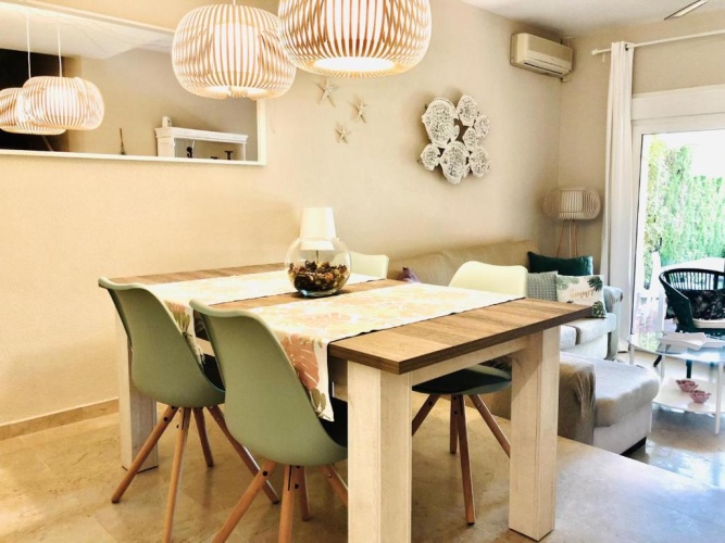 2 Bedrooms Cottage