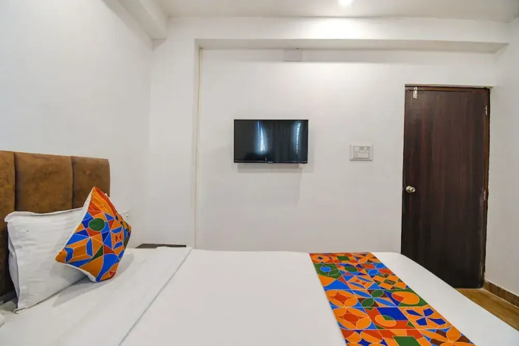 Fabhotel Seven Wonders 55