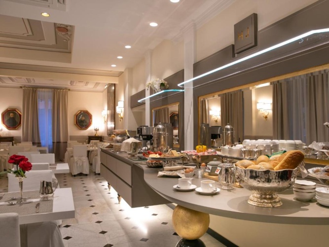 Hotel Jolanda photo 23