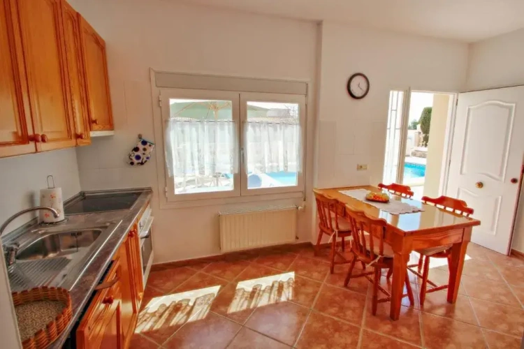 2 Bedrooms Villa