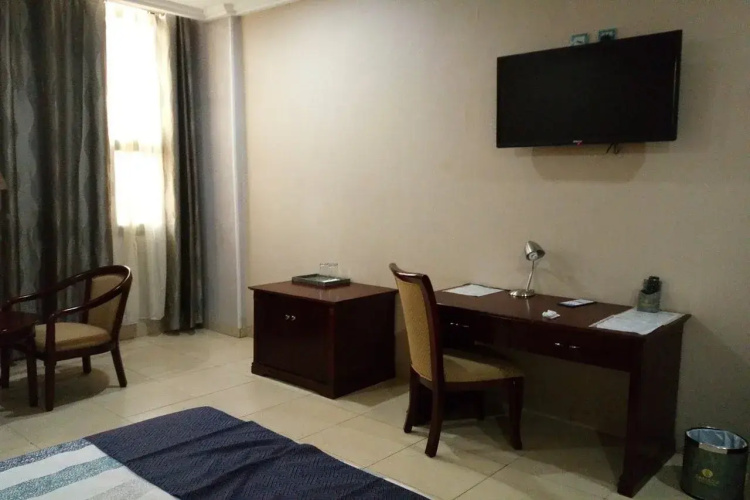 Ramada Pearl Hotel