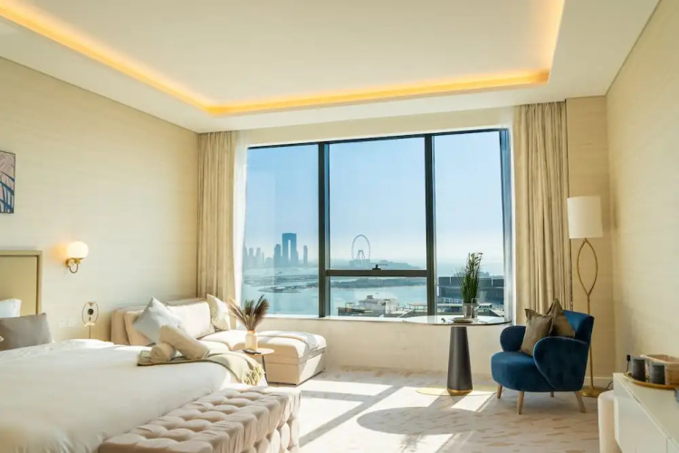 The Palm Tower, Luxurious Apartment