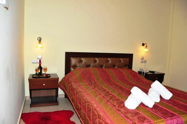 Gogos Hotel