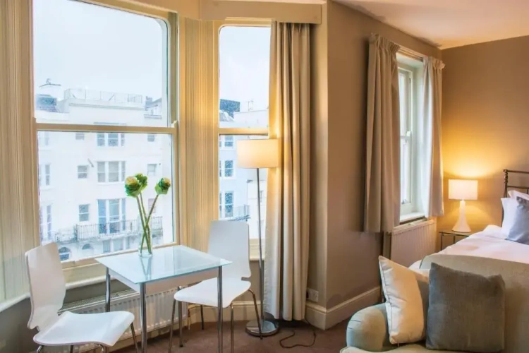 Standard Double room with partial sea view
