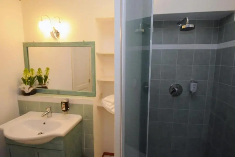 2 Bedrooms Cottage