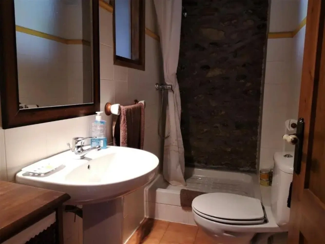 3 Bedrooms Cottage