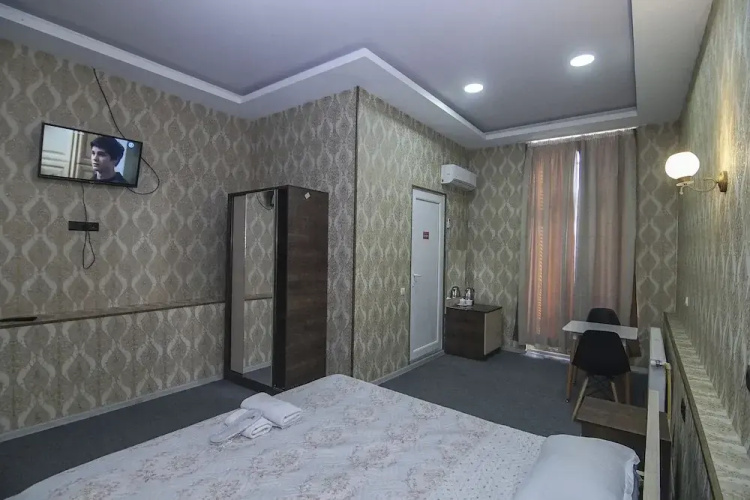 Arena Inn