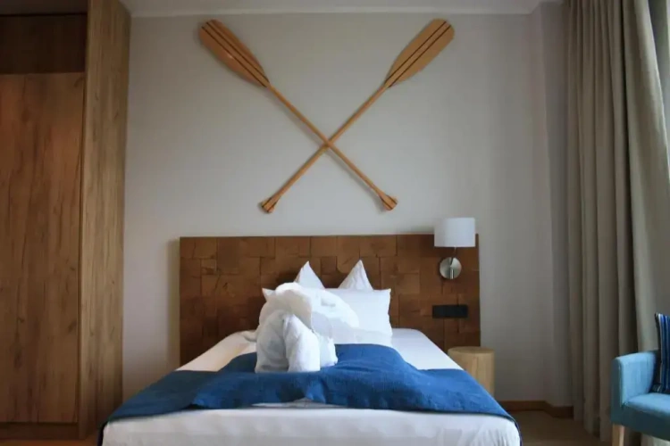 Standard Single room with lake view