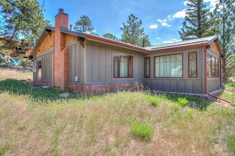 Charming Estes Park Cabin w/ 2 Private Patios!