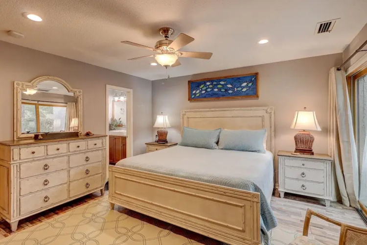 Fairwood Villa 159 by RedAwning