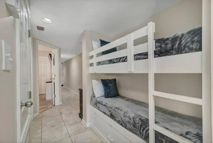 Four Winds 804 - Beachfront 2bd/2ba - Elevator replacement 4/4 to 5/24