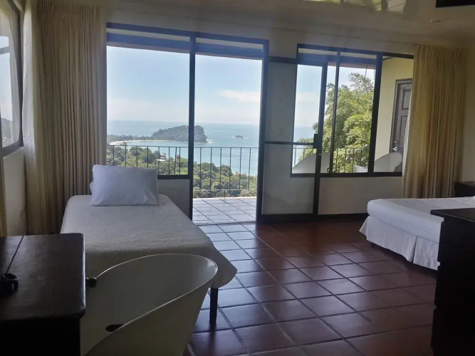 La Mariposa Hotel