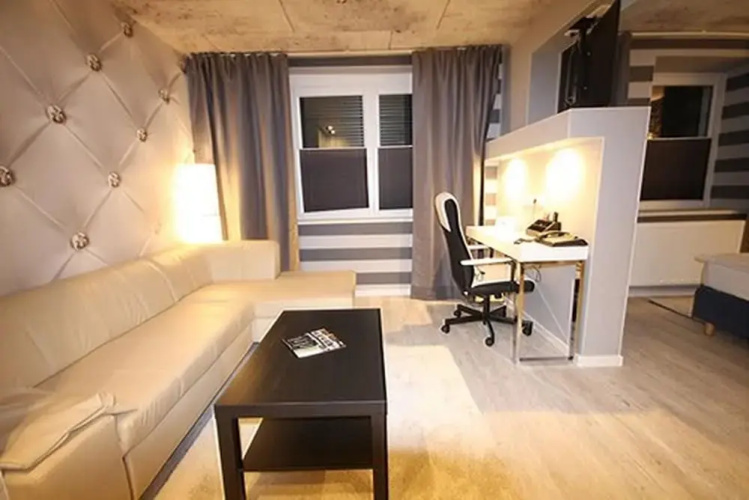 SL'otel - Budget