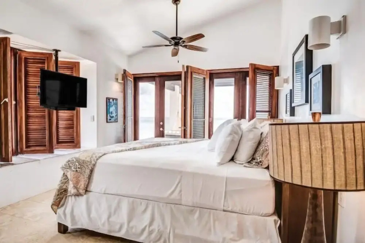 Villa Waves