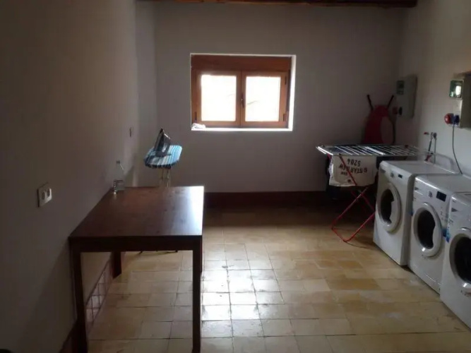 Apartamentos Emilia Feo León Gótico