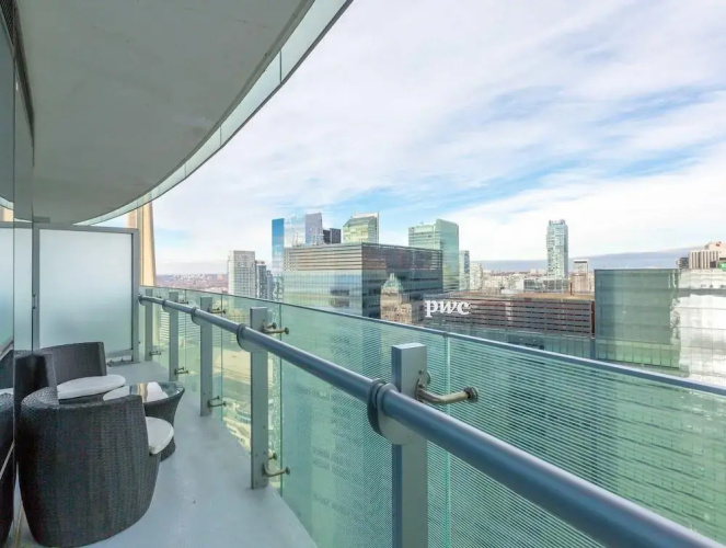 Noel Suites - York and Harbour St.