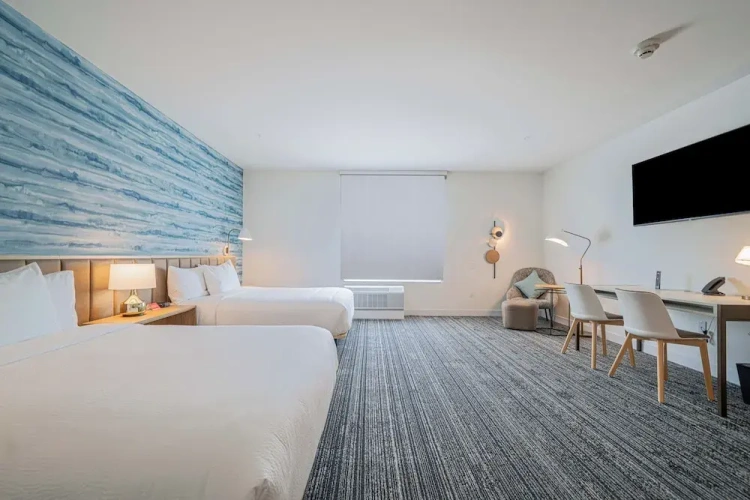 Quadruple Suite