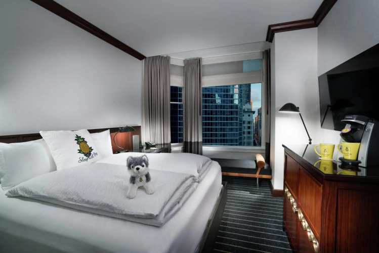 Staypineapple, An Iconic Hotel, The Loop