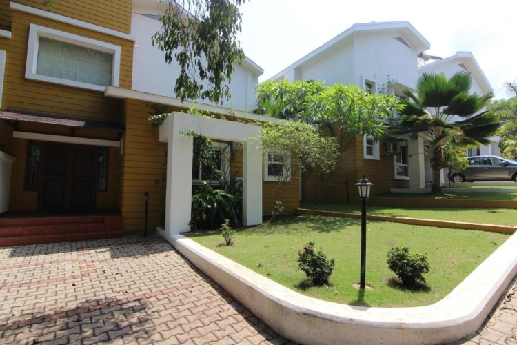 2 Bedrooms Villa