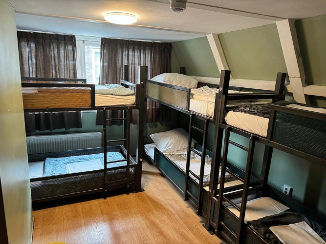 Amsterdam Hostel Uptown