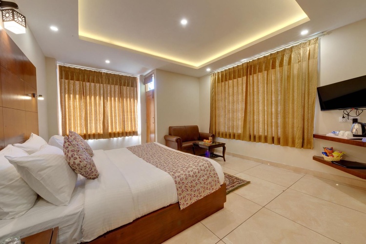 Standard Club room