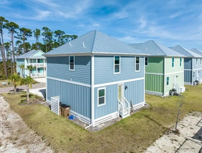 5 Bedrooms Cottage
