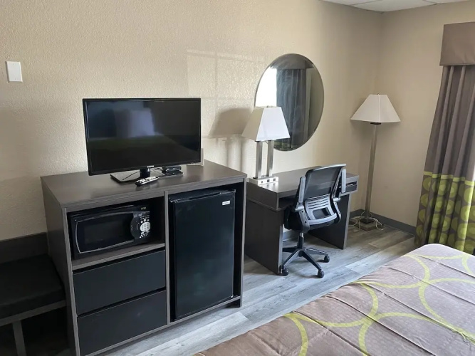 Super 8 Gainesville TX