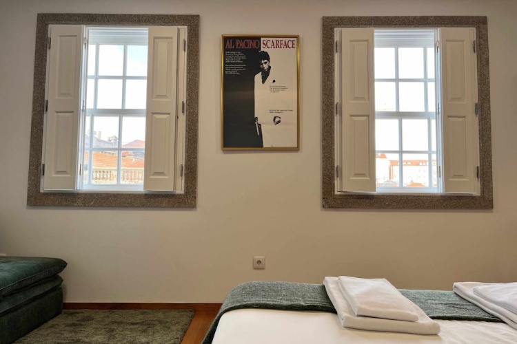 Deluxe Triple room with city view