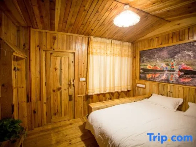 Standard Double room with partial view